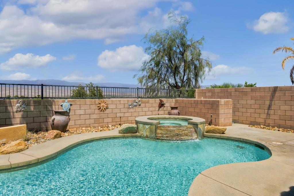 73786 Monet Drive Property Photo 2
