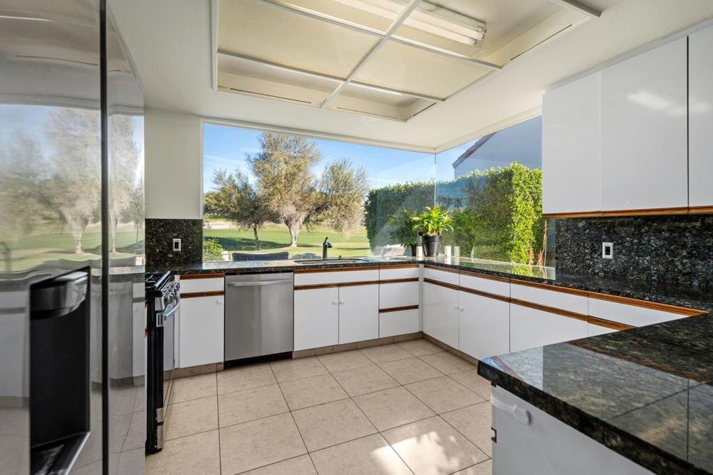 6 Pebble Beach Drive Property Photo 3