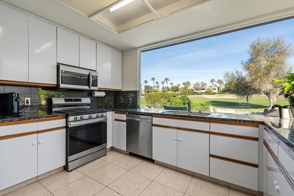 6 Pebble Beach Drive Property Photo 7