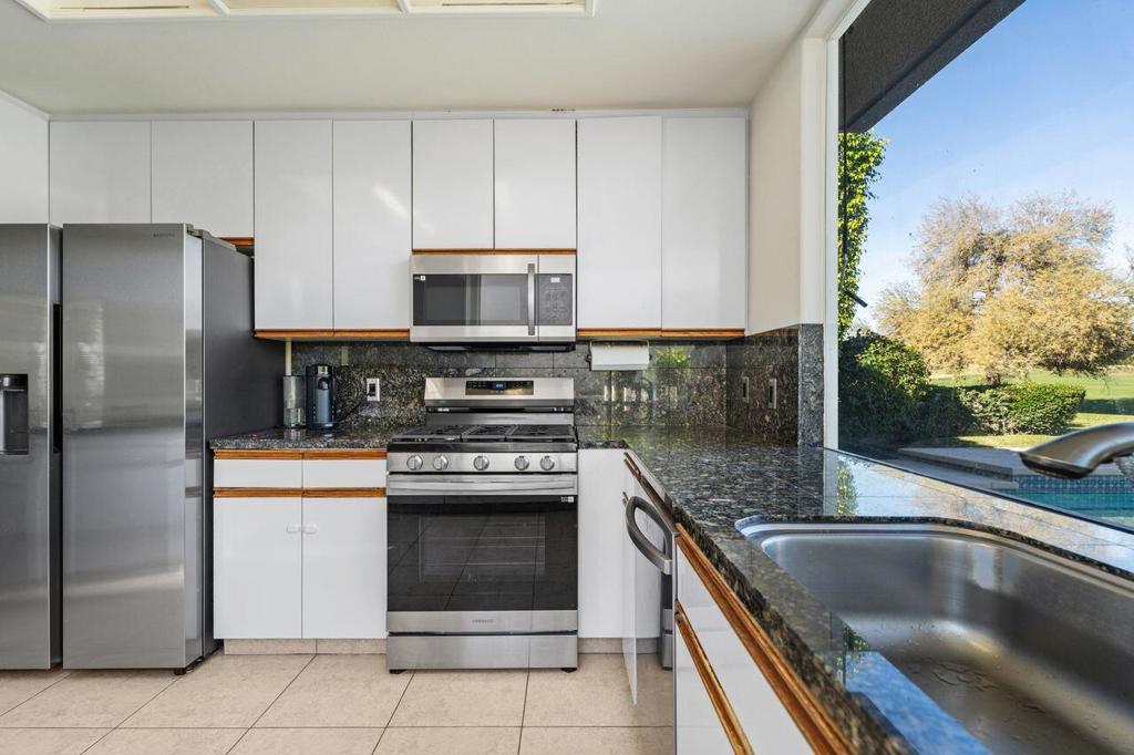 6 Pebble Beach Drive Property Photo 14