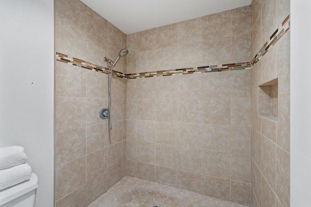 6 Pebble Beach Drive Property Photo 19