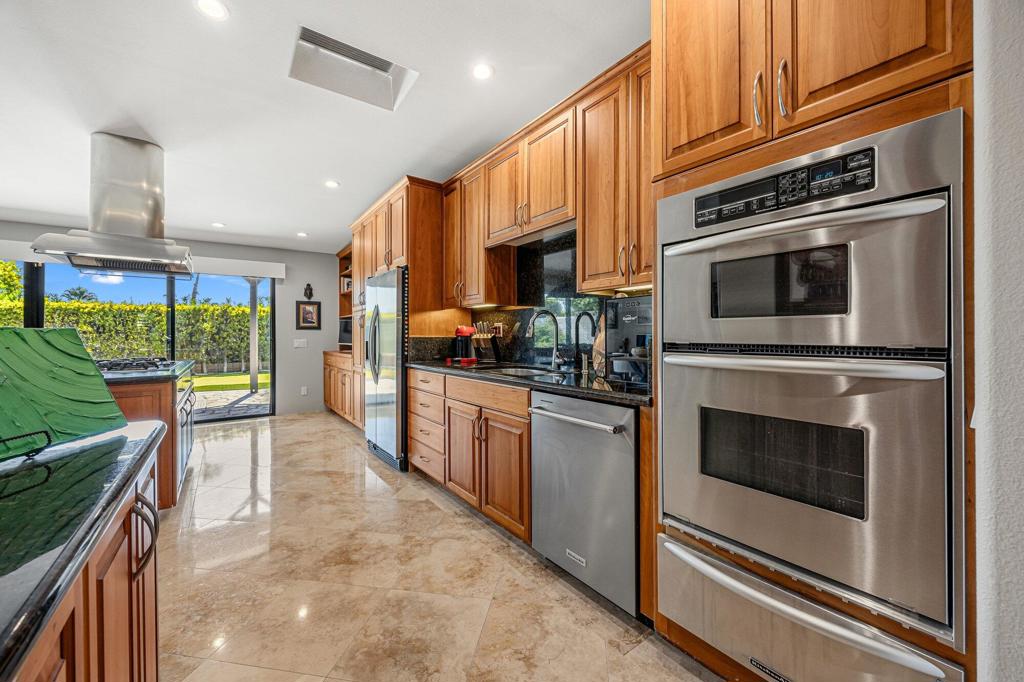48240 Birdie Way Property Photo 11