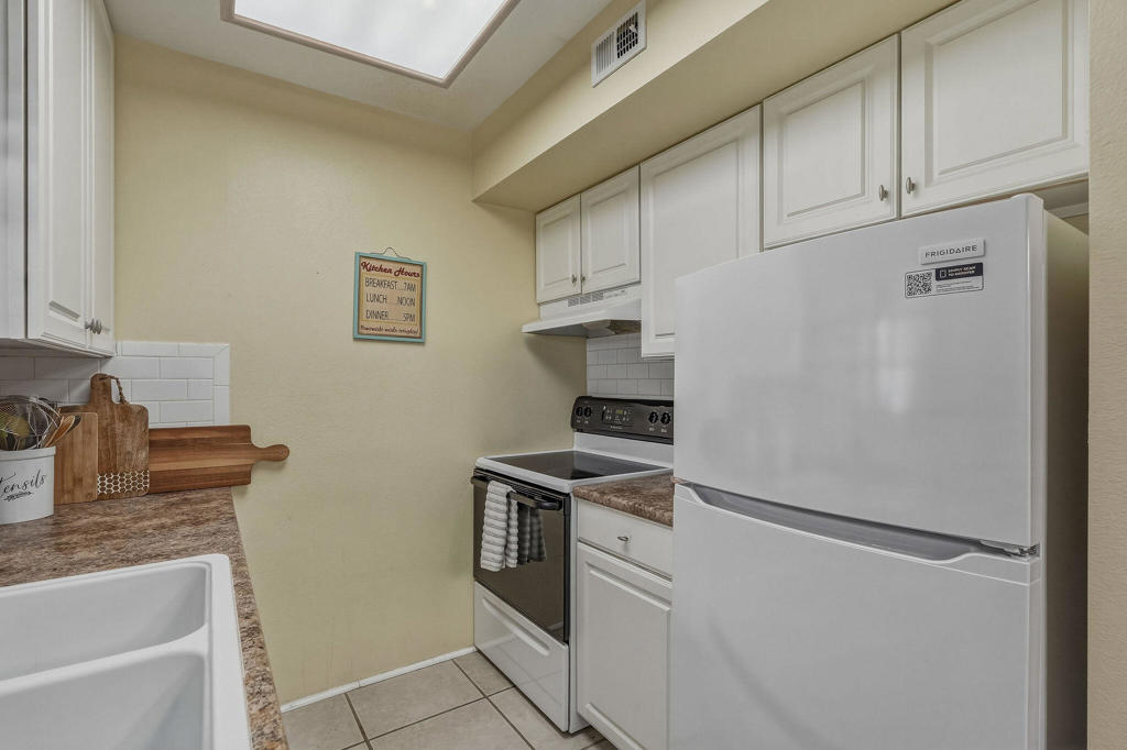 5300 E Waverly Drive D5 Property Photo 11