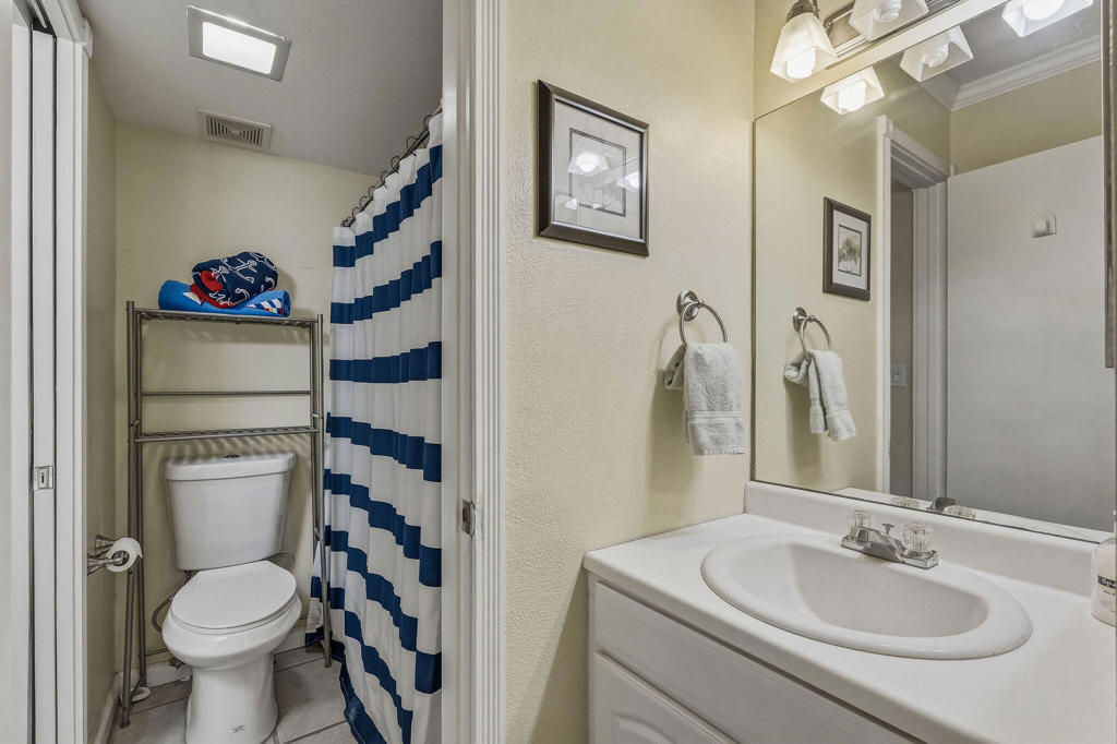 5300 E Waverly Drive D5 Property Photo 14