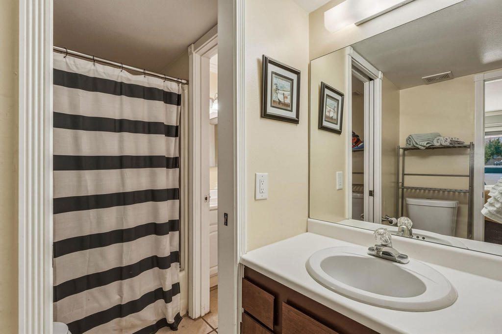 5300 E Waverly Drive D5 Property Photo 16