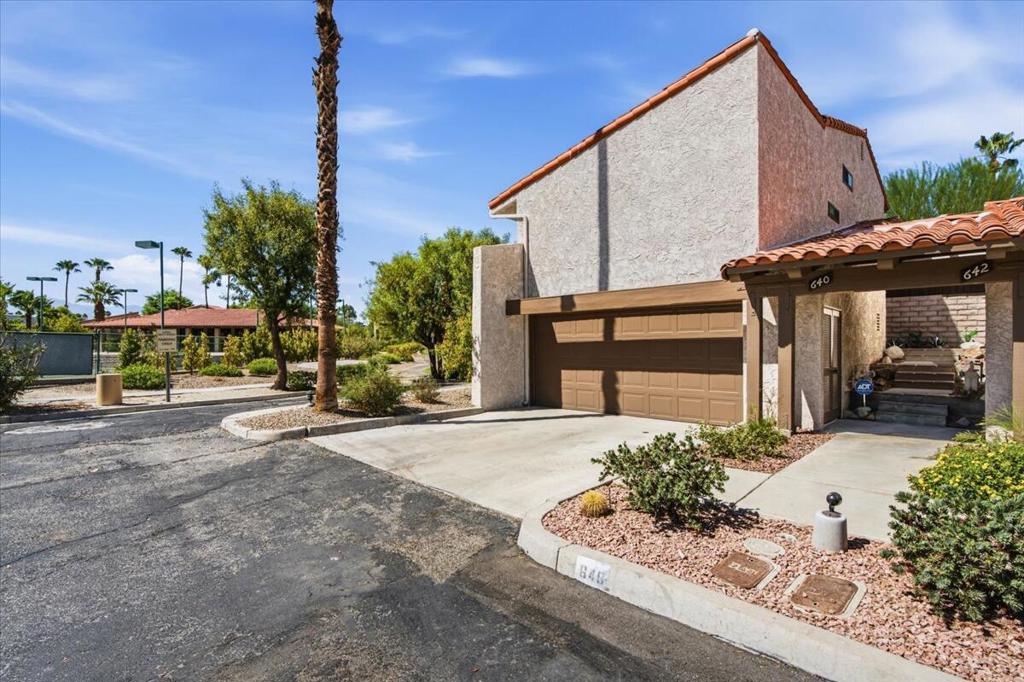640 S Calle Petunia Property Photo 2