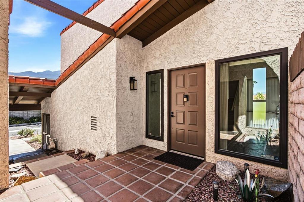 640 S Calle Petunia Property Photo 3