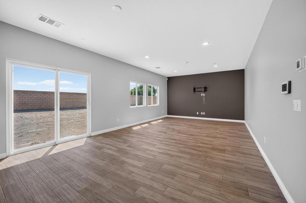 44816 Beringer Drive Property Photo 8