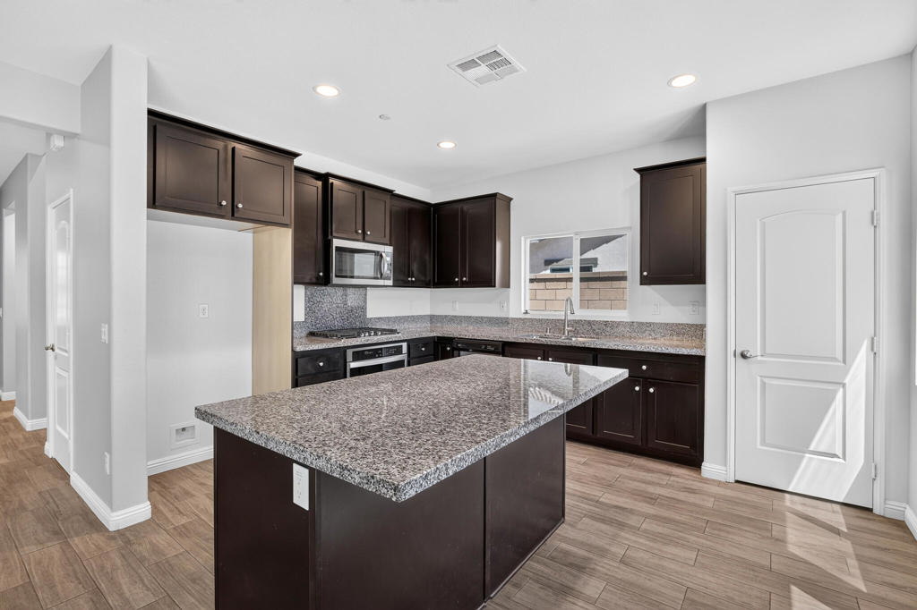 44816 Beringer Drive Property Photo 11