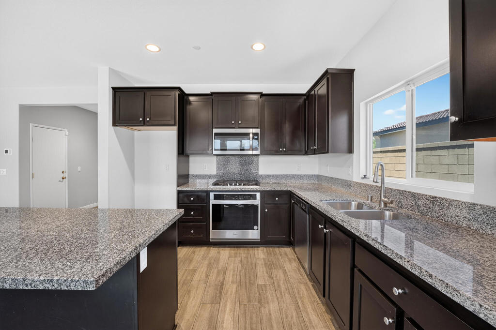 44816 Beringer Drive Property Photo 14