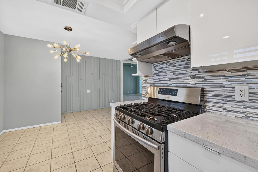 2160 S Palm Canyon Drive 9 Property Photo 10