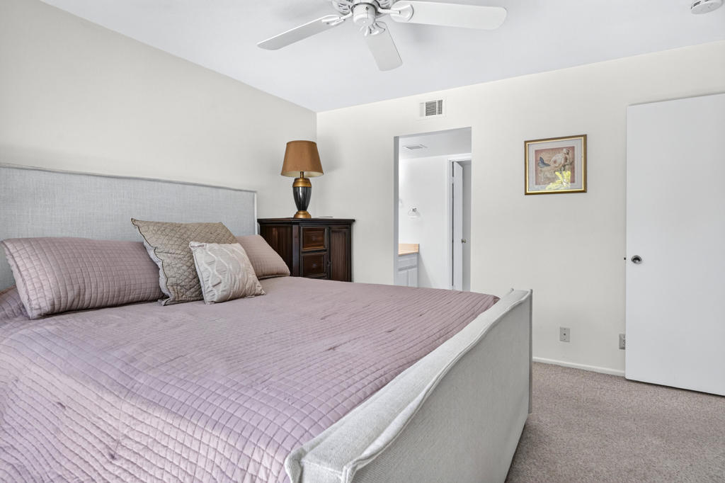 48982 Eisenhower Drive Property Photo 12
