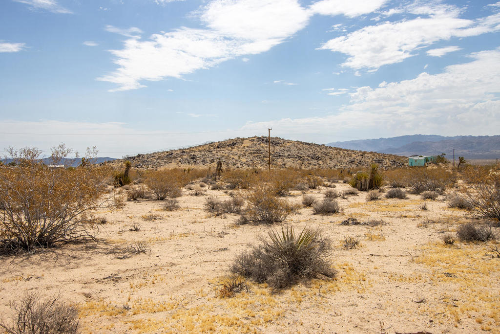 62121 Aberdeen Drive Property Photo 13