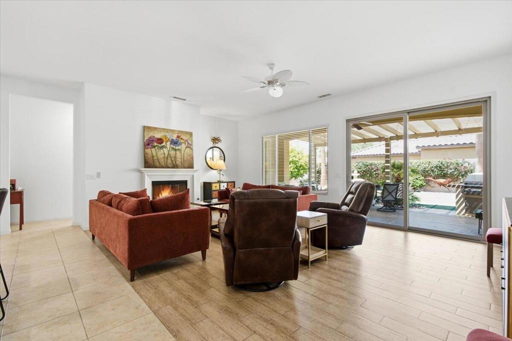 81240 Avenida Neblina Property Photo 4