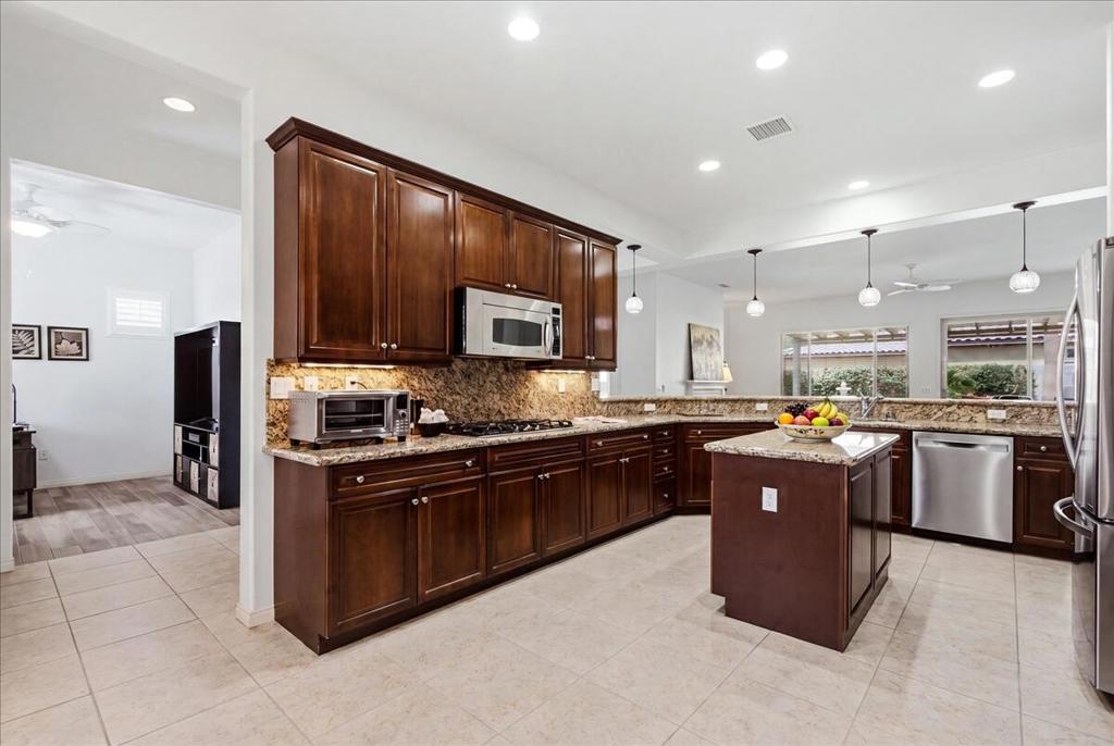 81240 Avenida Neblina Property Photo 7