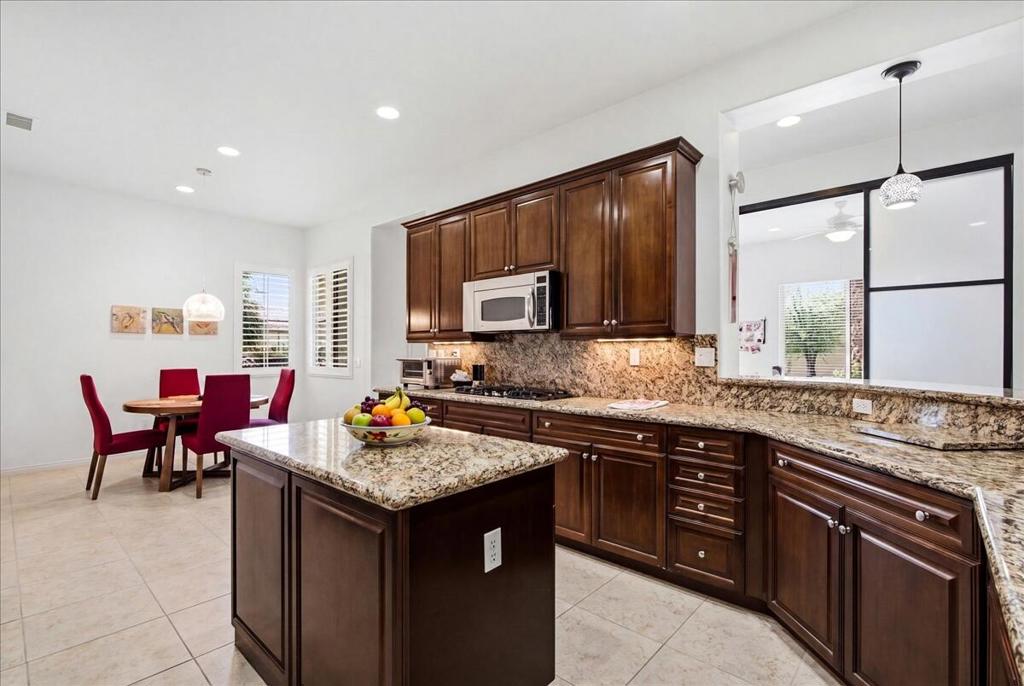 81240 Avenida Neblina Property Photo 8
