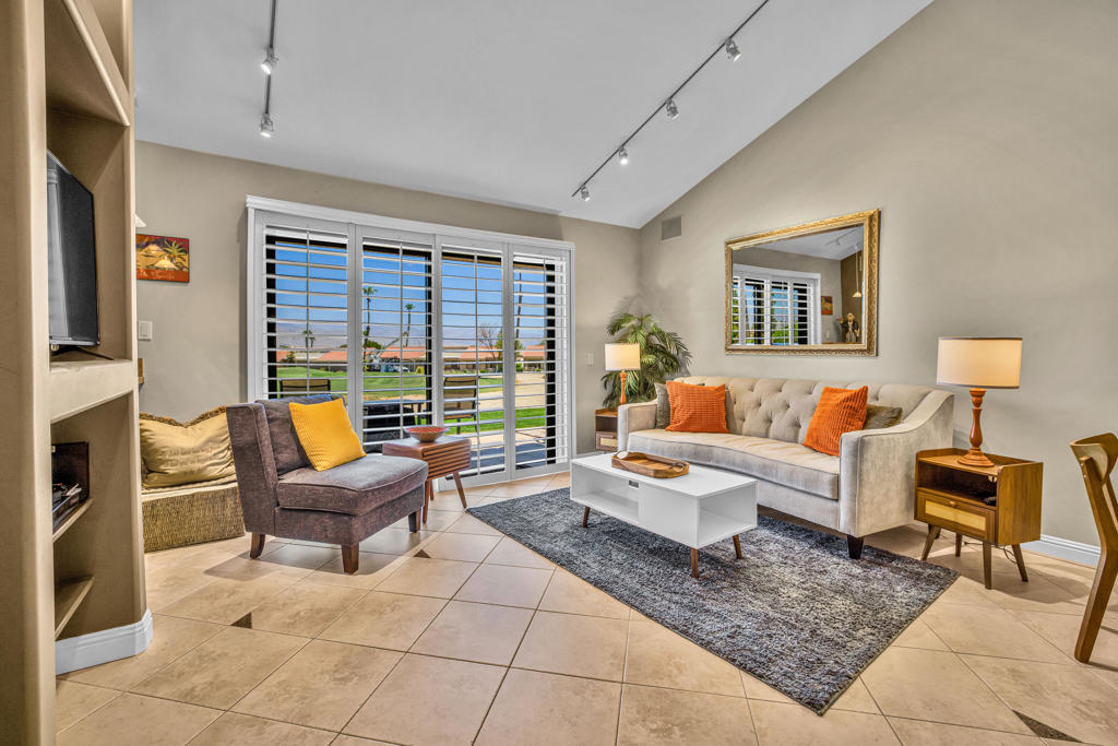 40898 La Costa Circle E Property Photo 4
