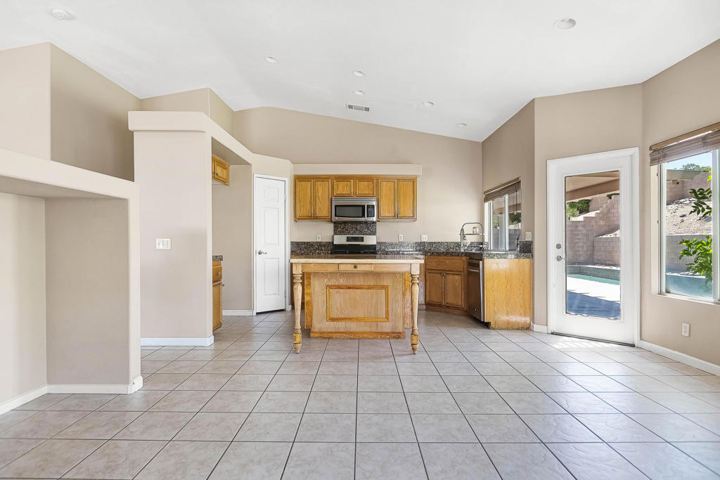 44335 Monticello Avenue Property Photo 11