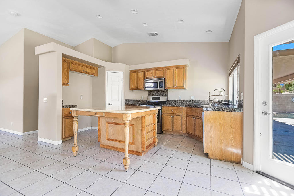 44335 Monticello Avenue Property Photo 14