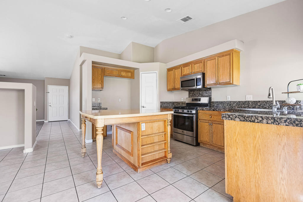 44335 Monticello Avenue Property Photo 15