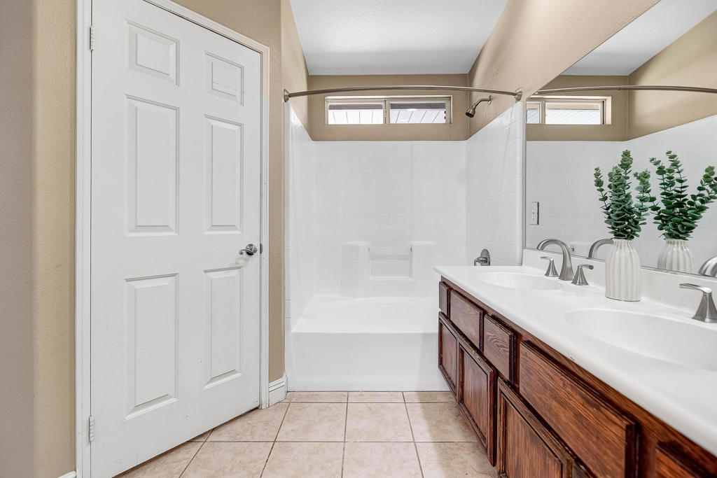 44335 Monticello Avenue Property Photo 23