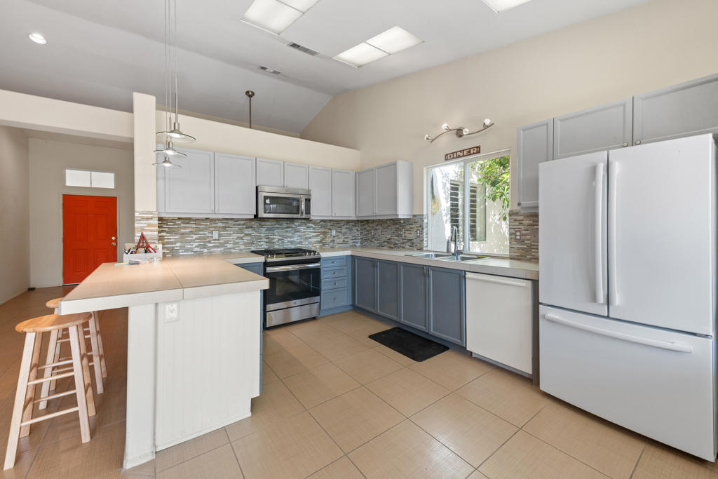 36028 Calle Tomas Property Photo 9