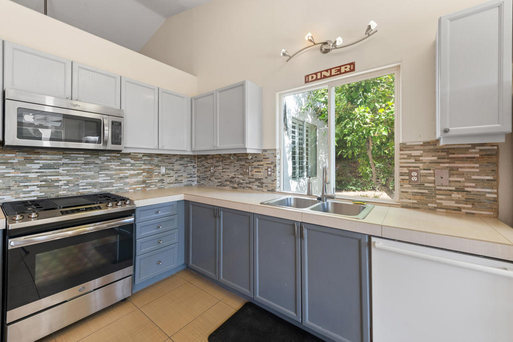 36028 Calle Tomas Property Photo 11