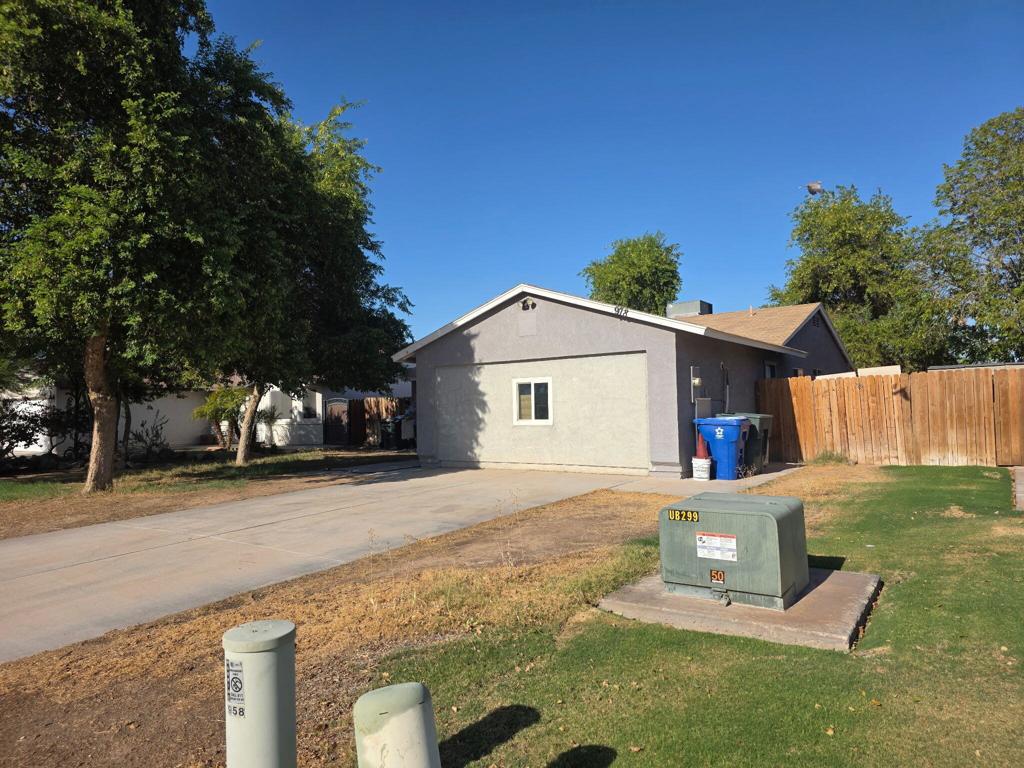 978 Pater Street Property Photo 3