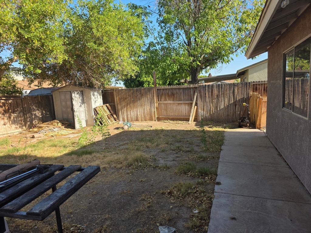 978 Pater Street Property Photo 5