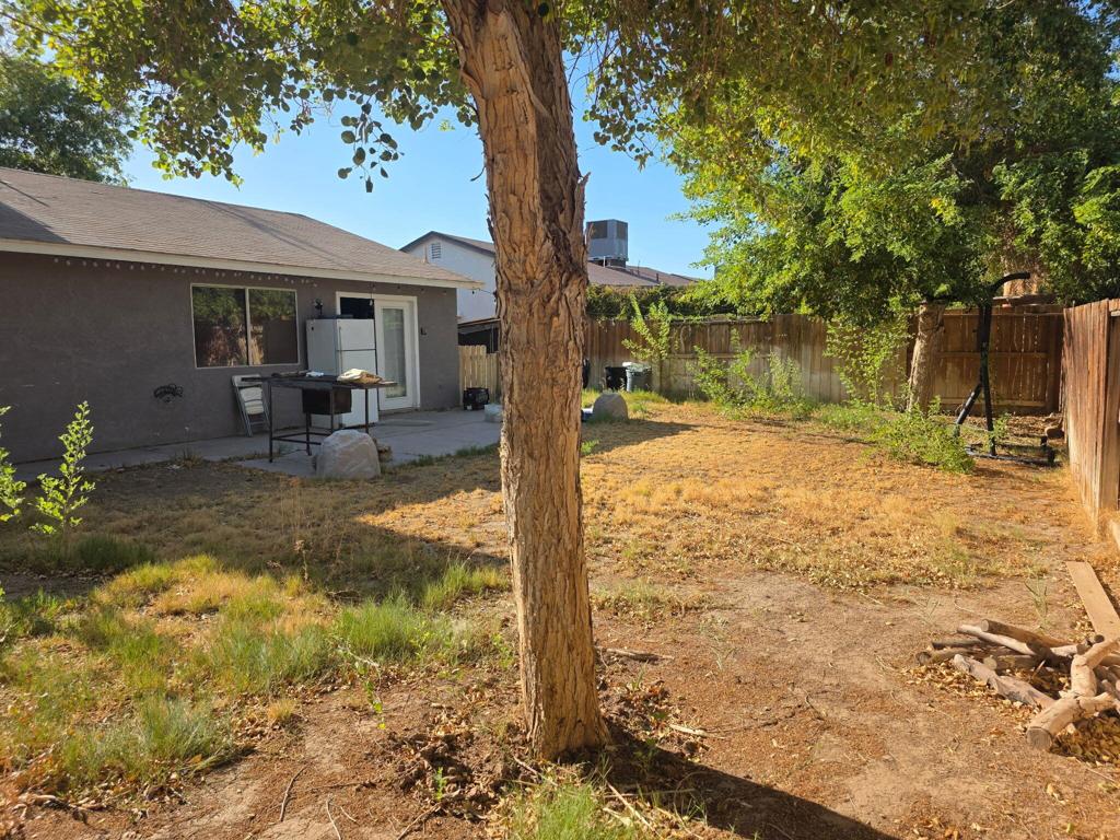 978 Pater Street Property Photo 8