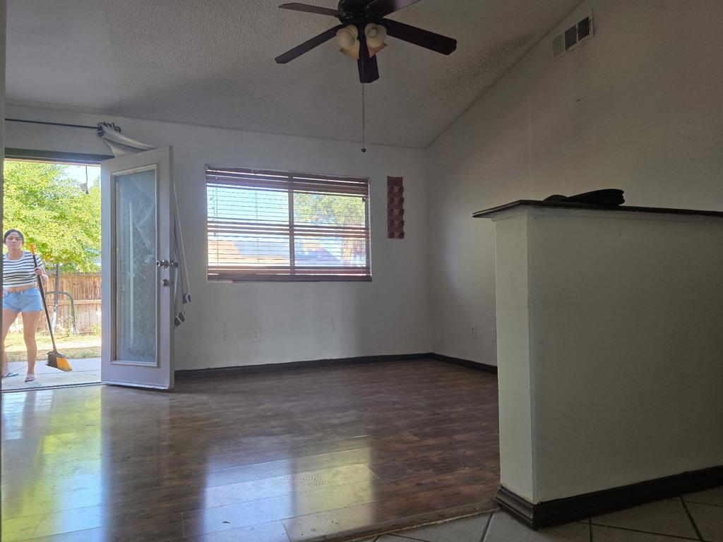 978 Pater Street Property Photo 15