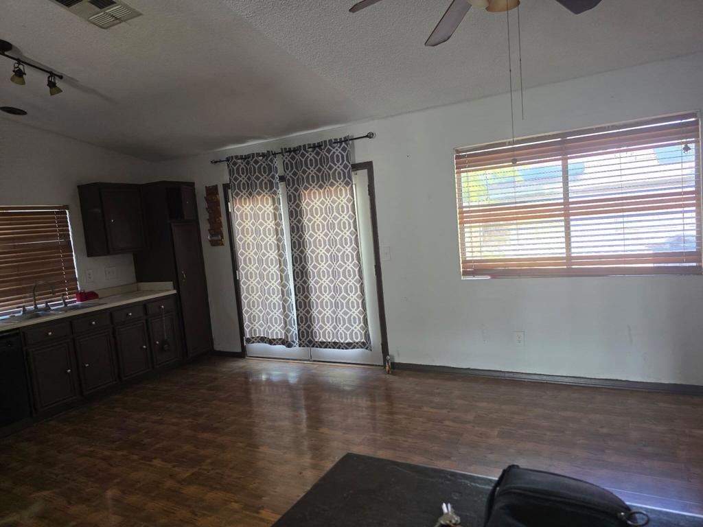 978 Pater Street Property Photo 20