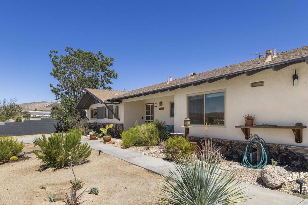 57530 Warren Way Property Photo 4