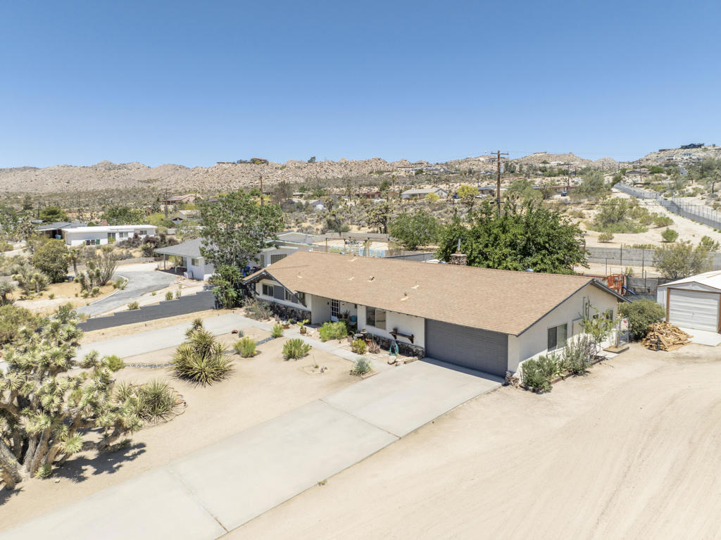 57530 Warren Way Property Photo 5