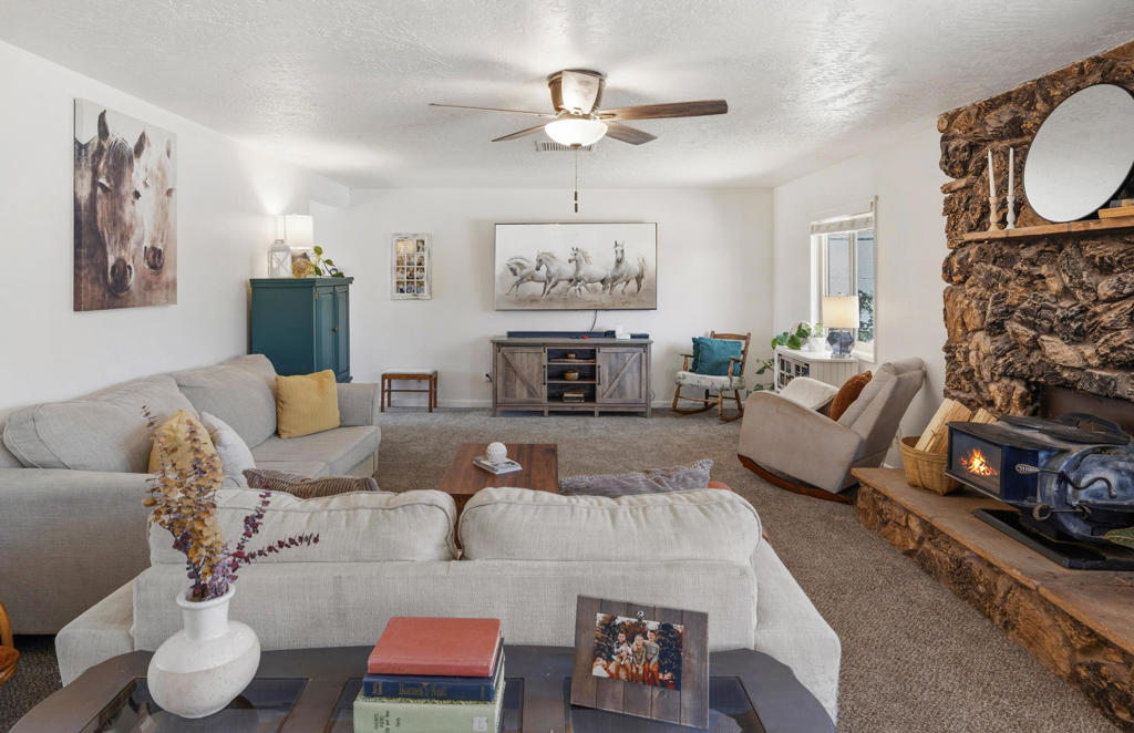 57530 Warren Way Property Photo 8