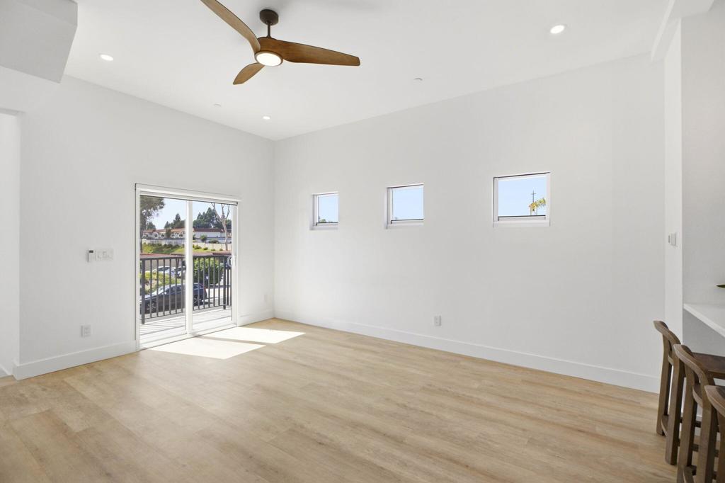 2055 S El Camino Real Property Photo 18
