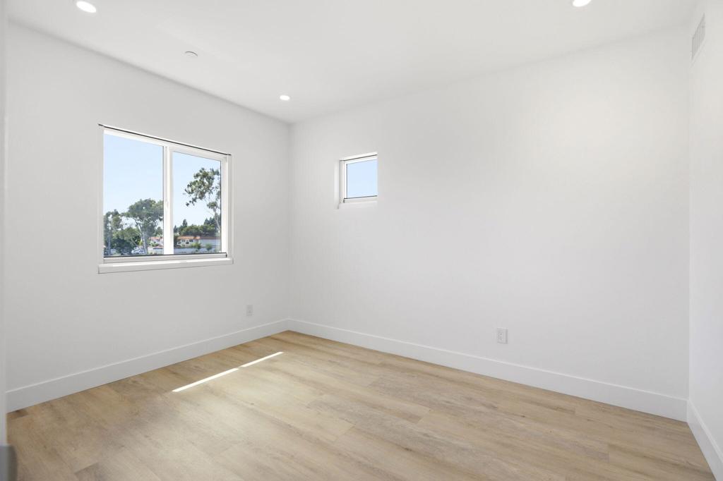 2055 S El Camino Real Property Photo 23