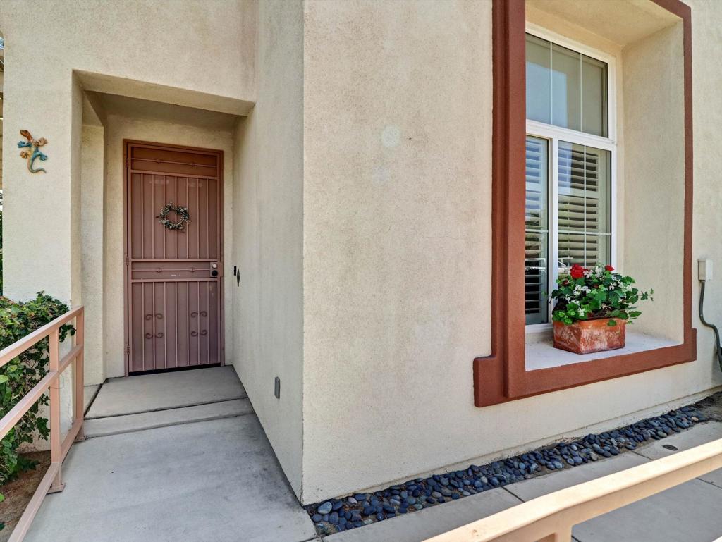 79355 Rose Dawn Property Photo 3