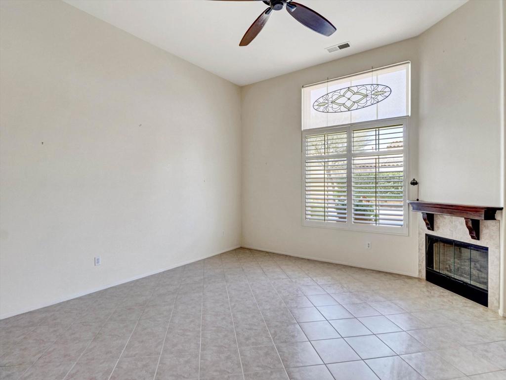 79355 Rose Dawn Property Photo 7