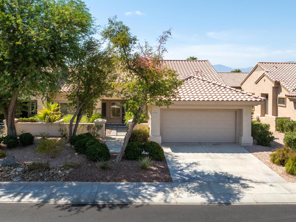 78409 Yucca Blossom Drive Property Photo 1