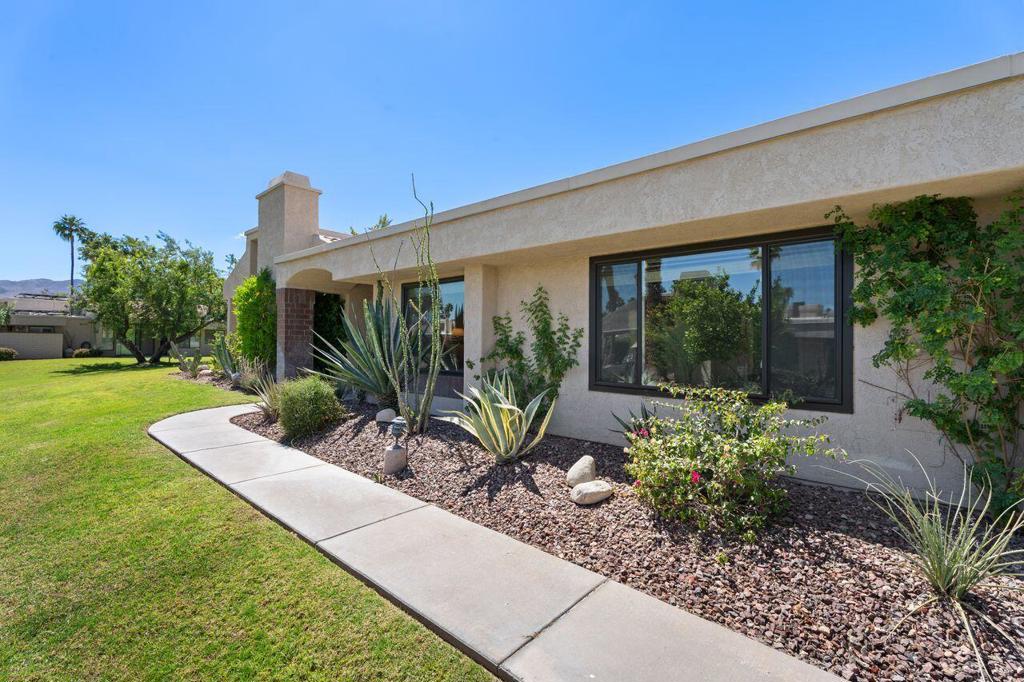 68145 Seven Oaks Drive Property Photo 1