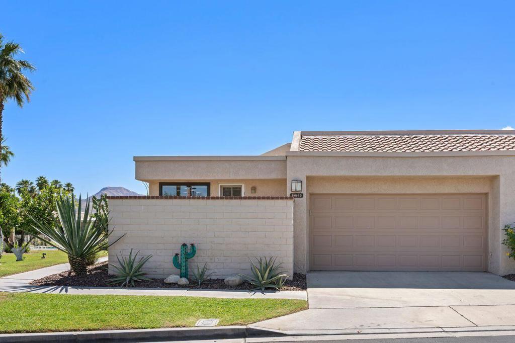 68145 Seven Oaks Drive Property Photo 3