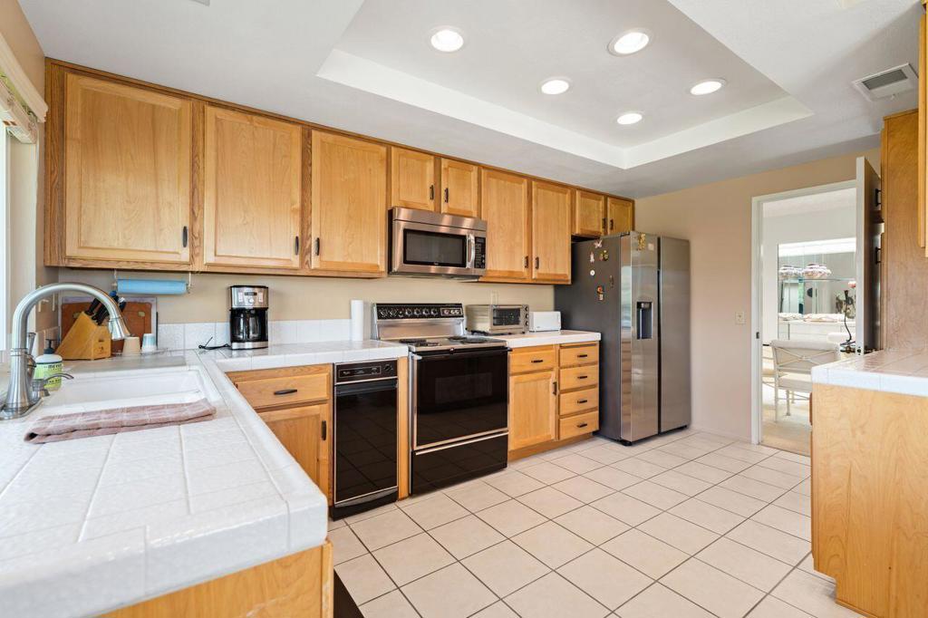 68145 Seven Oaks Drive Property Photo 13
