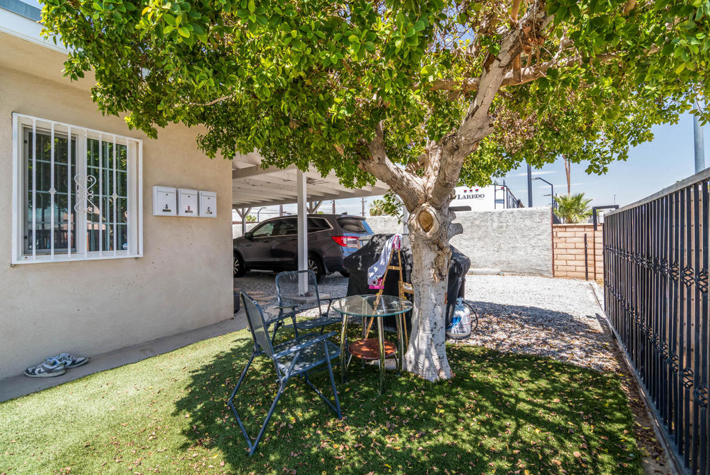 45749 Salton Street Property Photo 6