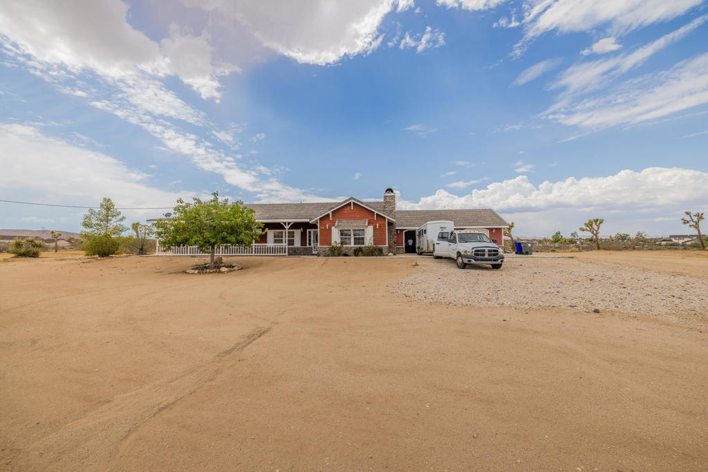 4224 Yucca Mesa Road Property Photo 4