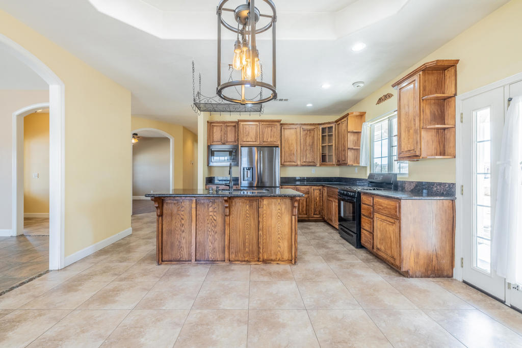4224 Yucca Mesa Road Property Photo 8