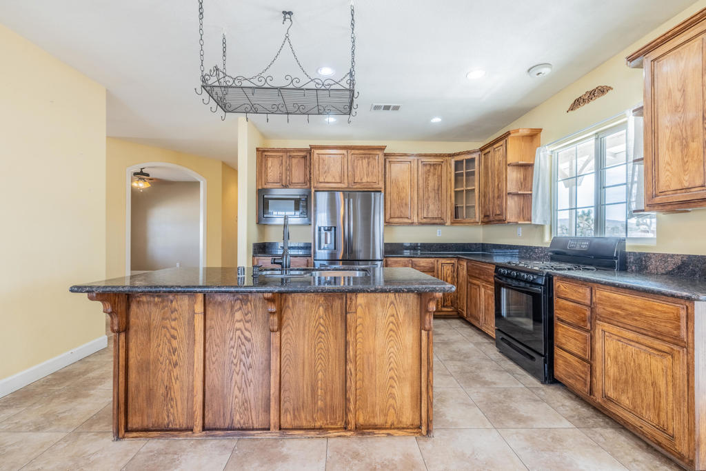 4224 Yucca Mesa Road Property Photo 9