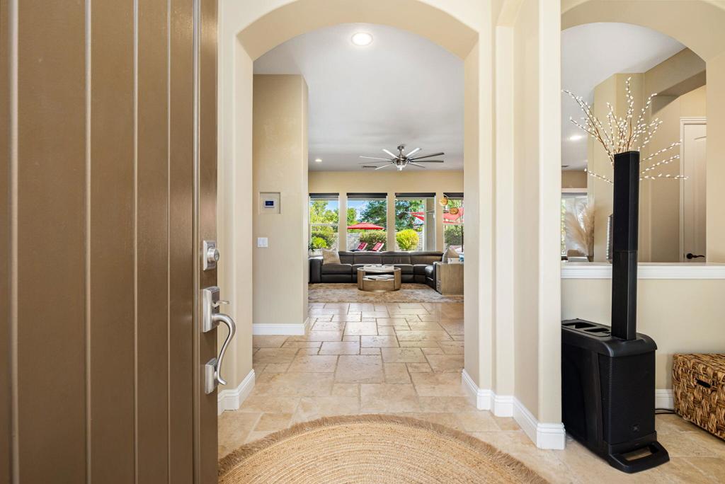 102 Tesori Drive Property Photo 9