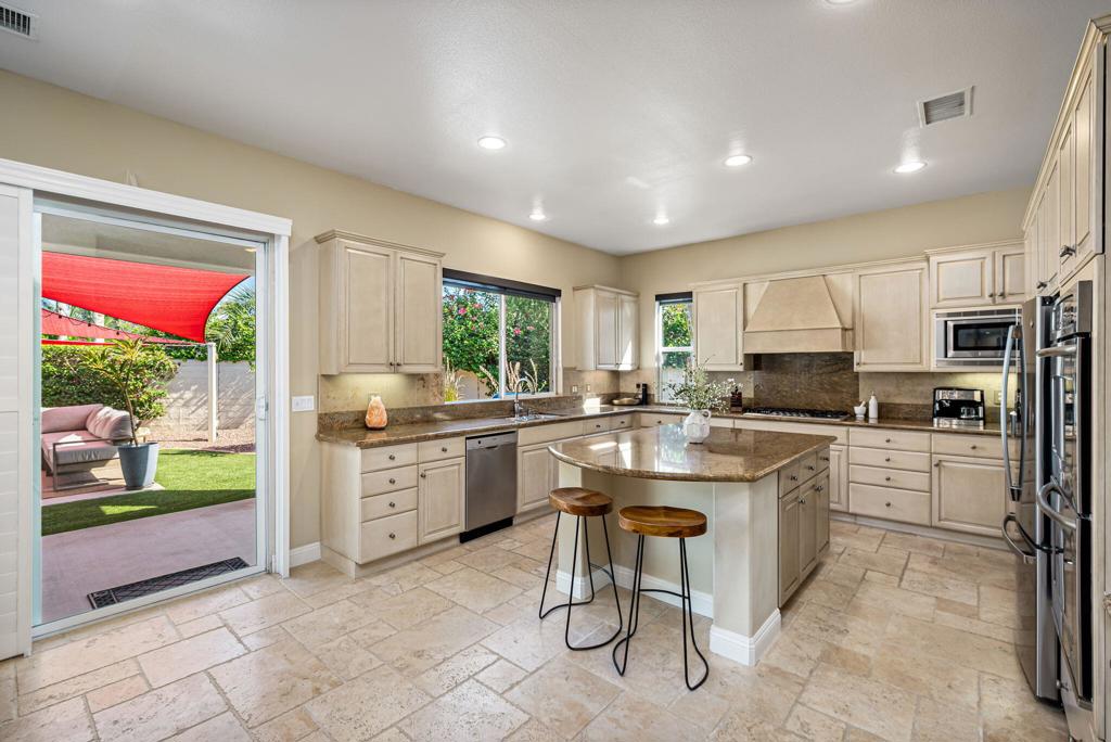 102 Tesori Drive Property Photo 15