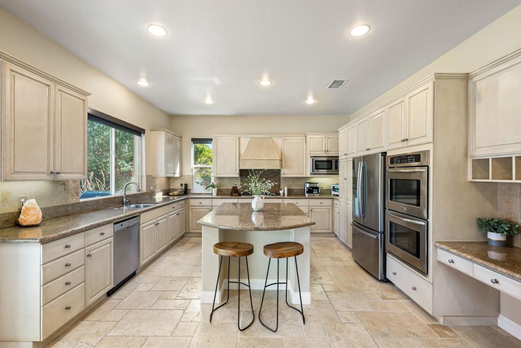 102 Tesori Drive Property Photo 16